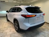 Used 2023 Toyota Highlander XLE image 5