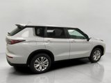 New 2025 Mitsubishi Outlander ES image 2