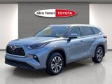 Used 2024 Toyota Highlander XLE image 3