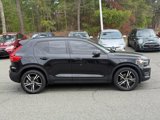 Used 2021 Volvo XC40 T5 R-Design image 4