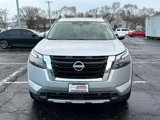 New 2025 Nissan Pathfinder Platinum image 2