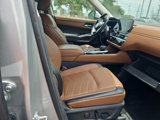 Used 2024 Nissan Pathfinder Platinum image 4