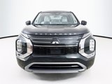New 2025 Mitsubishi Outlander SE image 2