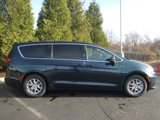 New 2025 Chrysler Pacifica Select image 3