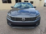 Used 2017 Volkswagen Passat 1.8T SE w/ SE Lighting Package image 2