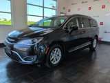 Used 2020 Chrysler Pacifica Touring-L w/ Advanced Safetytec Group image 4