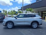 New 2025 Mitsubishi Outlander ES image 2