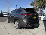 Used 2021 Toyota Highlander Limited image 3