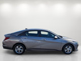 Used 2023 Hyundai Elantra SE image 4