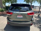 Used 2017 Toyota Highlander XLE image 4