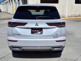 New 2025 Mitsubishi Outlander SE image 4