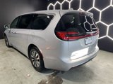 Used 2022 Chrysler Pacifica Limited image 3
