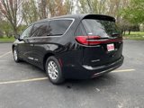 New 2025 Chrysler Pacifica Select image 3