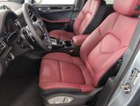 Used 2025 Porsche Macan image 5