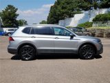Used 2022 Volkswagen Tiguan SE w/ Panoramic Sunroof Package image 2