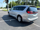 Used 2023 Chrysler Pacifica Touring-L image 6