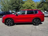 Used 2023 Mitsubishi Outlander SE image 3