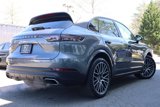 Used 2023 Porsche Cayenne w/ Premium Package image 4