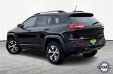 Used 2015 Jeep Cherokee Trailhawk w/ Comfort/Convenience Group image 4