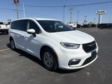 Used 2023 Chrysler Pacifica Touring-L image 2