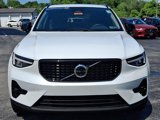 Certified 2025 Volvo XC40 B5 Plus image 2