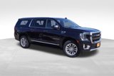 Used 2023 GMC Yukon XL SLT image 2