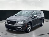 Used 2023 Chrysler Pacifica Limited image 3