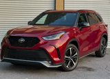 Used 2021 Toyota Highlander XSE image 3