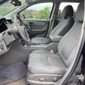 Used 2017 Chevrolet Traverse LT w/ Style and Technology Package image 6