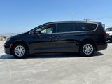 Used 2024 Chrysler Pacifica Touring-L image 4