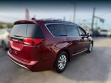 Used 2018 Chrysler Pacifica Touring-L image 6