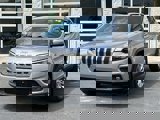 Used 2021 Jeep Cherokee Latitude Lux w/ Mopar Interior Package image 4