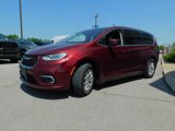 Used 2023 Chrysler Pacifica Touring-L image 4