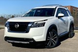 New 2025 Nissan Pathfinder Platinum image 2