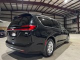 Used 2022 Chrysler Pacifica Touring-L image 5