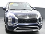 Used 2023 Mitsubishi Outlander SE image 2