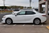 Used 2020 Toyota Camry LE image 5