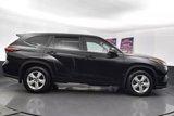 Used 2023 Toyota Highlander L image 4