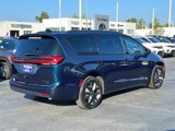 New 2024 Chrysler Pacifica Limited w/ S Appearance Package image 3