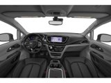 Used 2023 Chrysler Pacifica Touring-L image 5