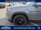 New 2025 Volkswagen Atlas SE image 2