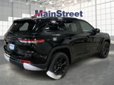 Used 2023 Jeep Grand Cherokee Altitude image 5