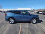 Used 2024 GMC Terrain SLE image 2