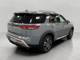 Used 2025 Nissan Pathfinder Platinum image 3