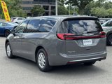 New 2025 Chrysler Pacifica Select image 4