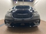 New 2025 Chrysler Pacifica Limited w/ Uconnect Theater Family Group image 6