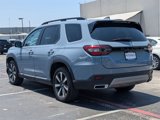 Used 2024 Honda Pilot Touring image 3
