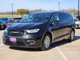 Used 2023 Chrysler Pacifica Touring-L image 3