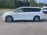 Used 2019 Chrysler Pacifica Limited image 3