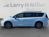 Certified 2023 Chrysler Pacifica Limited image 2